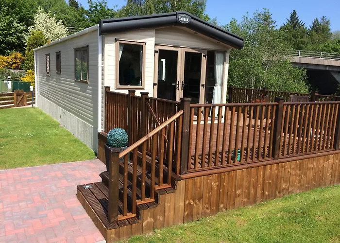 Riverbank Lodge