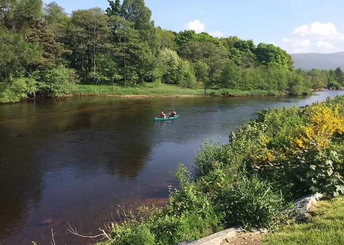 Riverbank Lodge